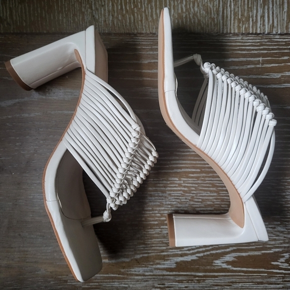 NWT Gabrielle Union Women's Evianna White Weave Thong Slip On Sandal Size 6 - Picture 4 of 11